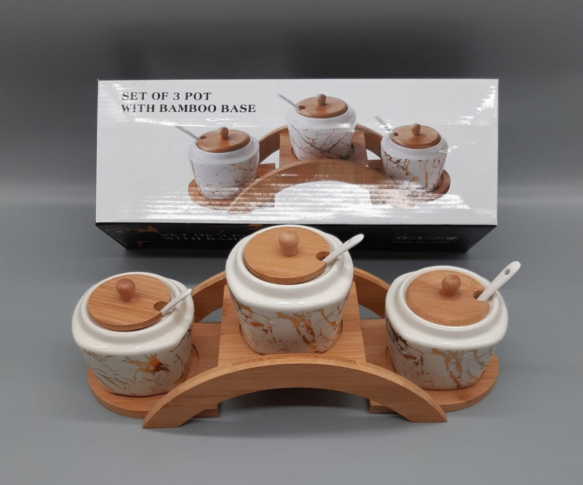 Set 3 borcanase pentru Condimente cu capace, lingurite si suport, Ceramica si Lemn