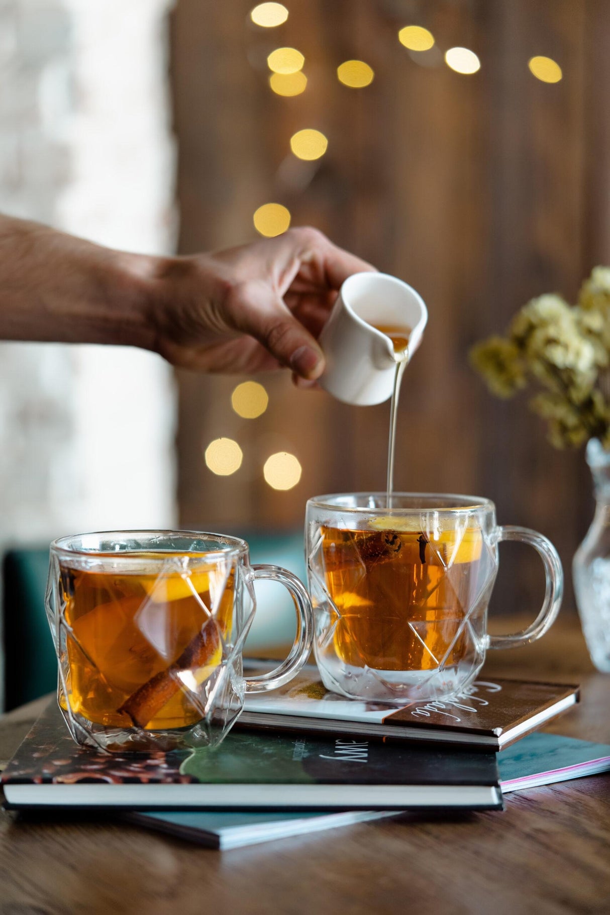 Set de 2 Cani Sticla, Pereti Dubli Termorezistente,model Hexagonal, 330 ml