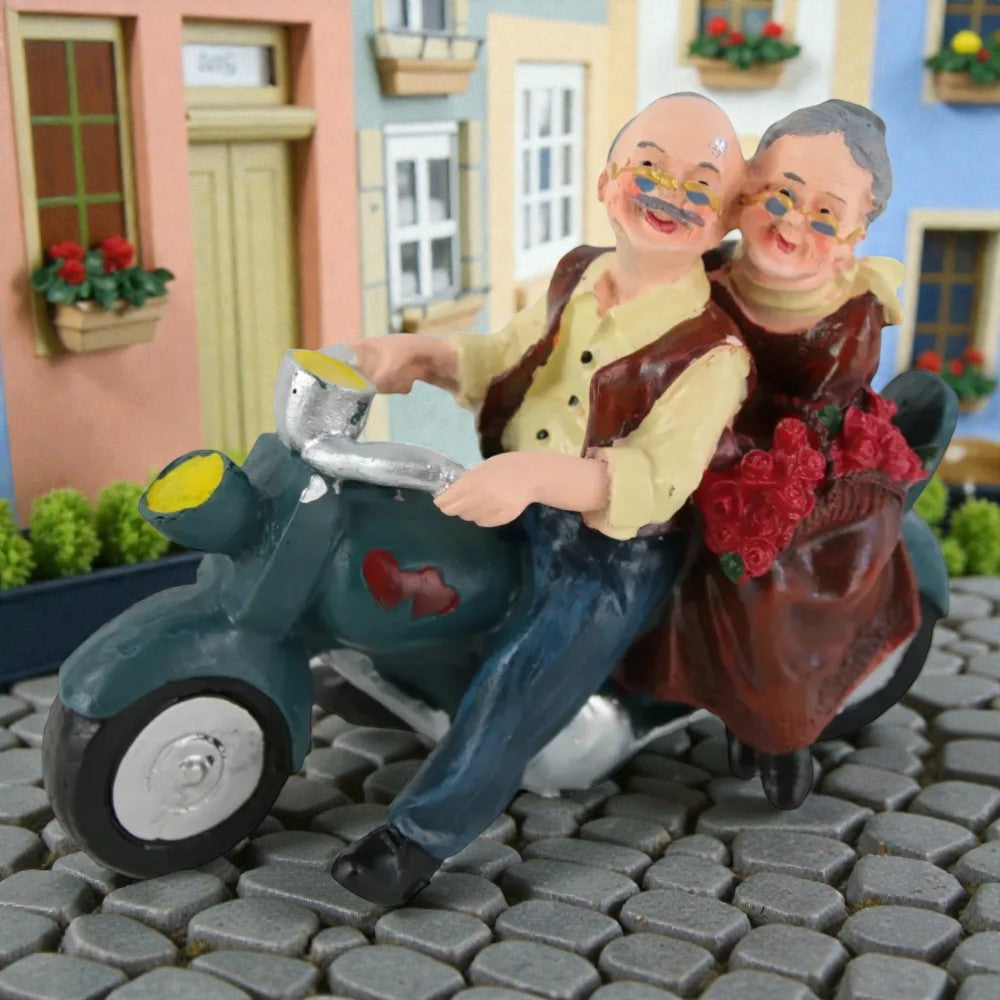 Figurina bunici din rasina 16x12 CM, Cuplu pe motocicleta
