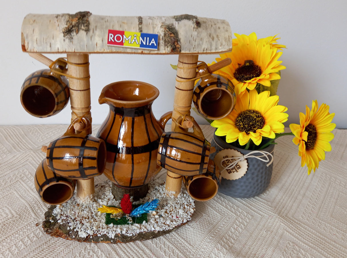 Set Ulcior cu 6 cesti Ceramica Maro cu suport din Lemn Poarta, 22x36 cm