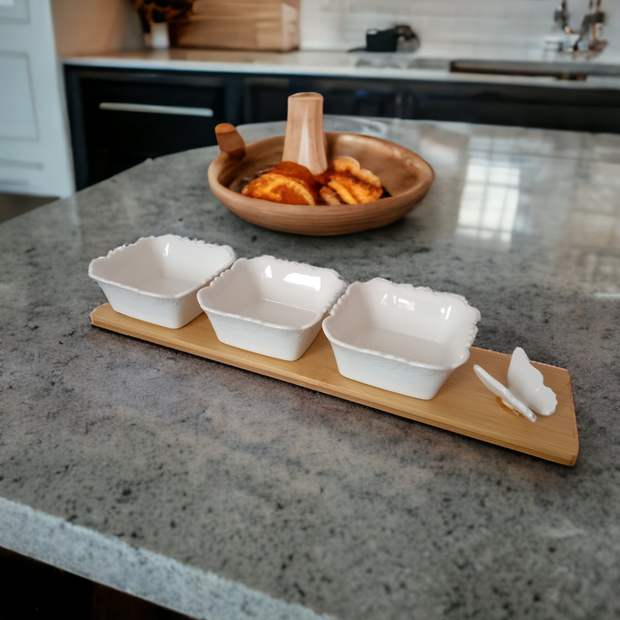 Set 3 sosiere 10x10x4 cm Ceramica pe suport 38x9 cm Bambus, Albe