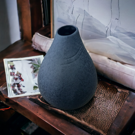 Vaza Decorativa, Ceramica, Forma de Para, Negru Mat, 25x20 cm