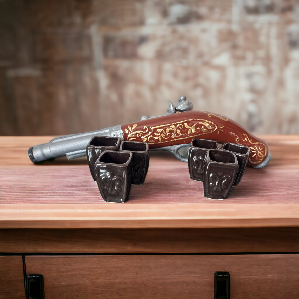 Set ceramica pentru bautura, Sticla in forma de pistol 500 ml si 6 pahare 50ml