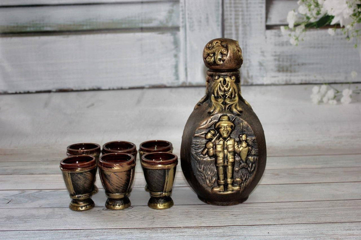 Set servire bautura Ceramica, model Vanatoare / Pescuit 1.8L, cu 6 pahare 100 ml