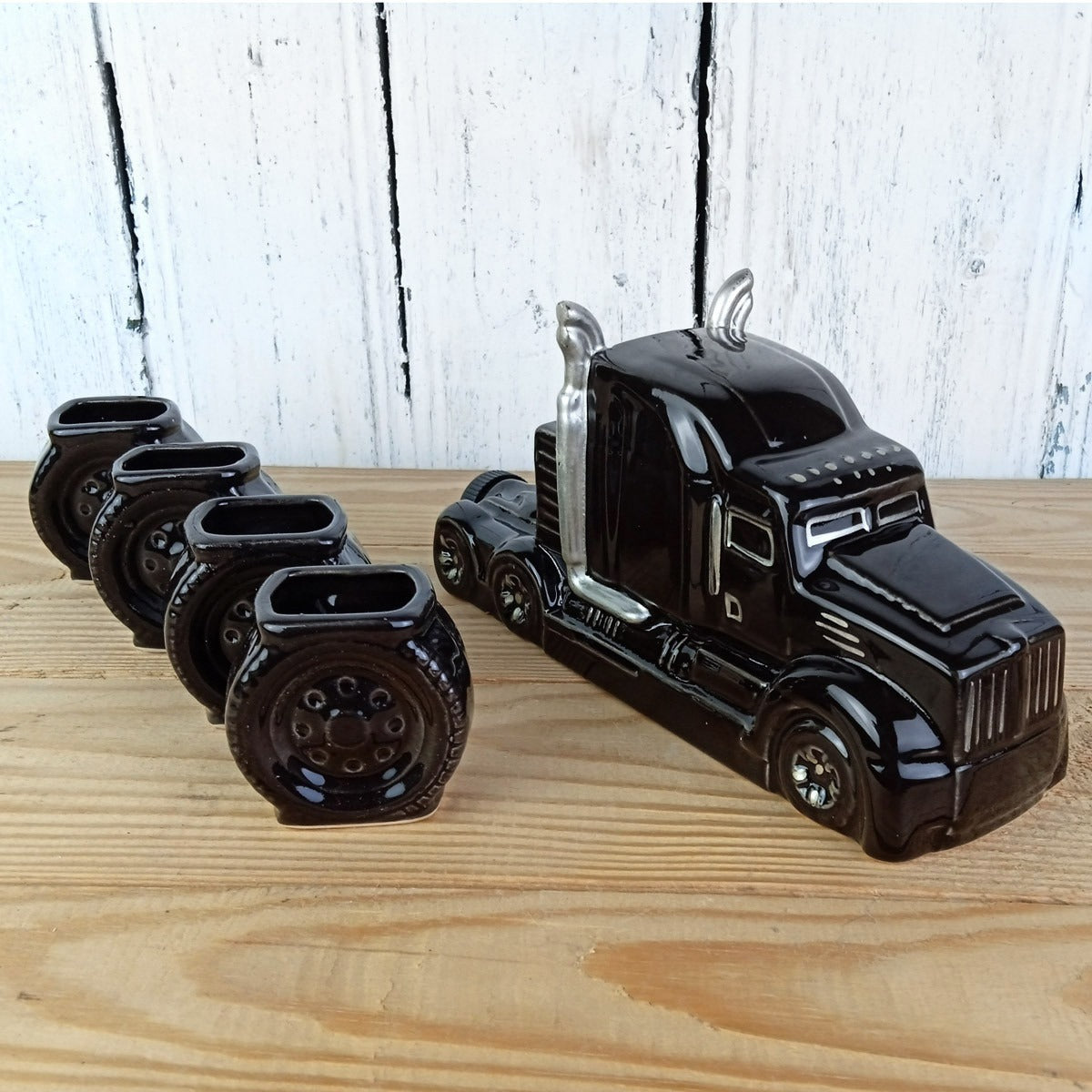 Set tuica Camion/Tir, 500ml cu 4 cescute 40ml