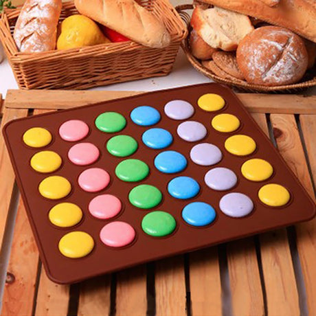 Covoras din Silicon pentru Macarons, 30 cavitati rotunde, 21.5x29.5 cm