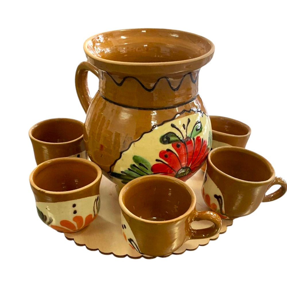 Set Ulcior 500 ml cu 6 cescute 50 ml, lut pictate, pe platou lemn