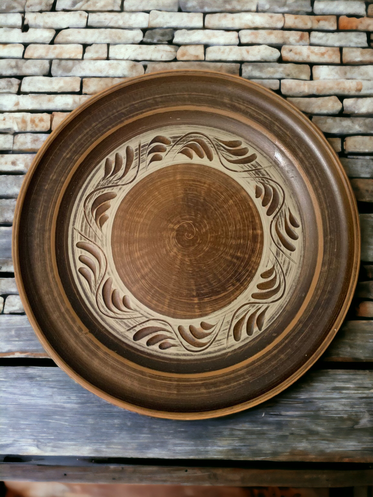 Platou intins Angob din lut rosu, 22 cm