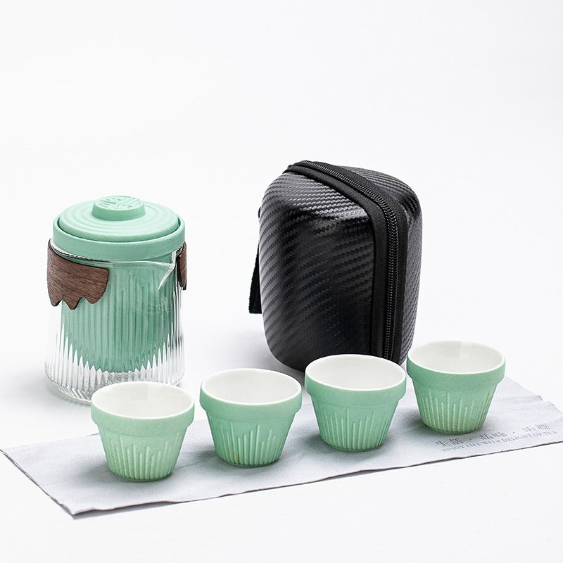 Set de ceai pentru Calatorie , 4 cesti , infuzor si geanta