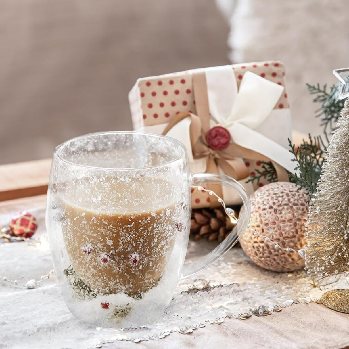 Cana cu pereti dubli , sticla termorezistenta , Model Festiv/Craciun , 350 ml