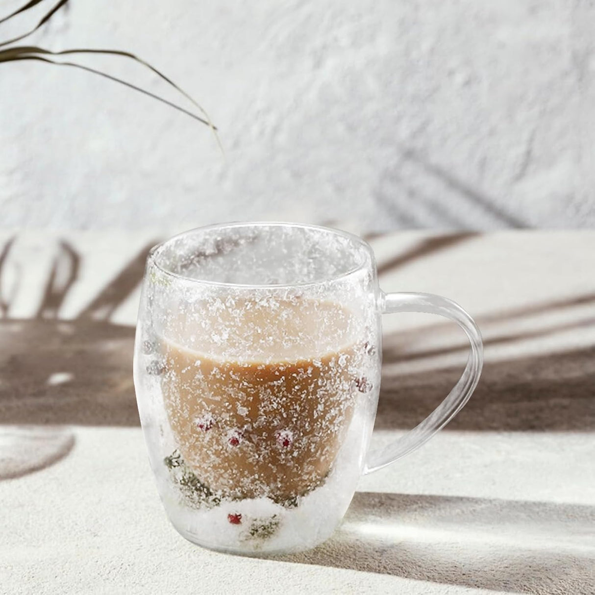 Cana cu pereti dubli , sticla termorezistenta , Model Festiv/Craciun , 350 ml