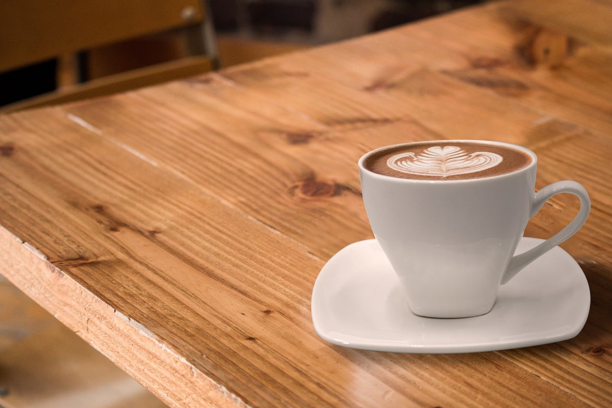 Set 6 Cesti 220 ml si 6 Farfurii portelan pe Suport de Bambus