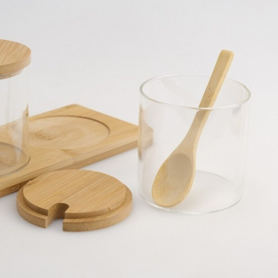 Set 3 recipiente pentru Condimente din Sticla cu suport de Bambus, cu Lingurite
