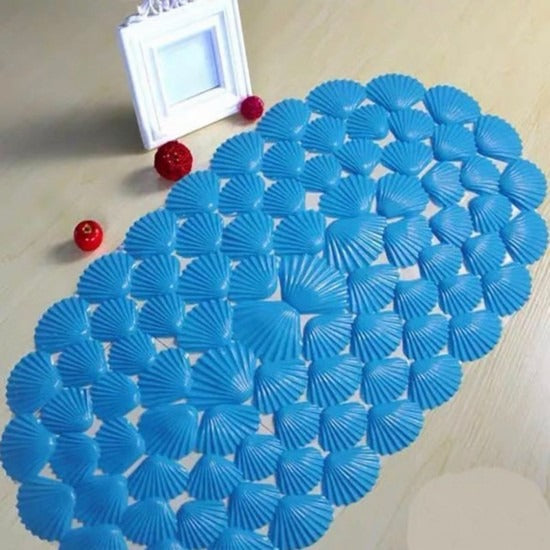 Covor antiderapant pentru cada, model Scoici, 65x38 cm