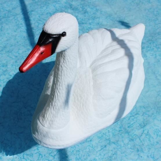 Lebada din plastic de Apa - ornament de gradina, 32x25 cm