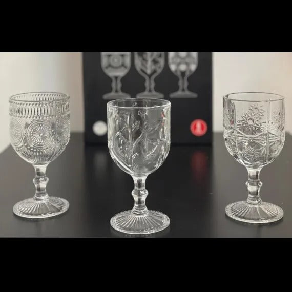 Set 6 pahare din sticla transparenta, cu model, cu picior, 300 ml