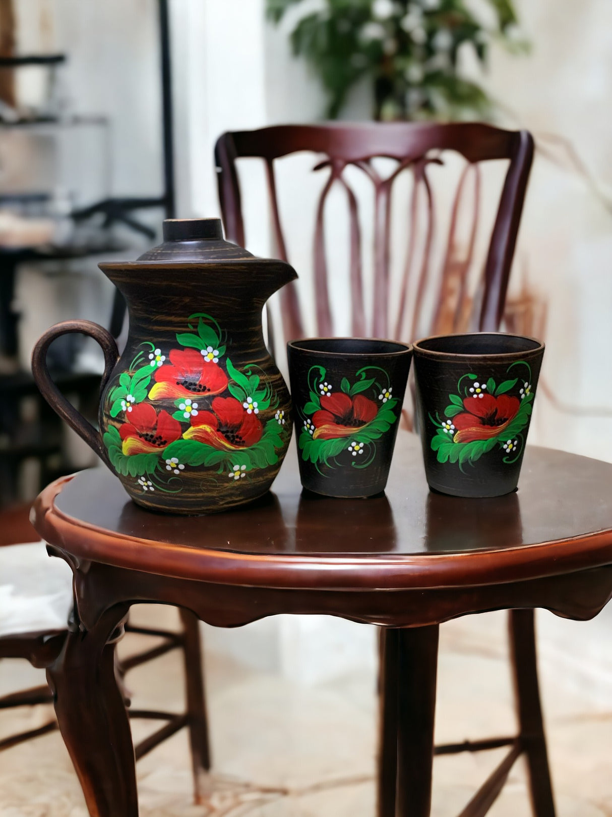 Set Ulcioras cu capac Angob lut rosu 1.7 L si 2 pahare , Model Floral