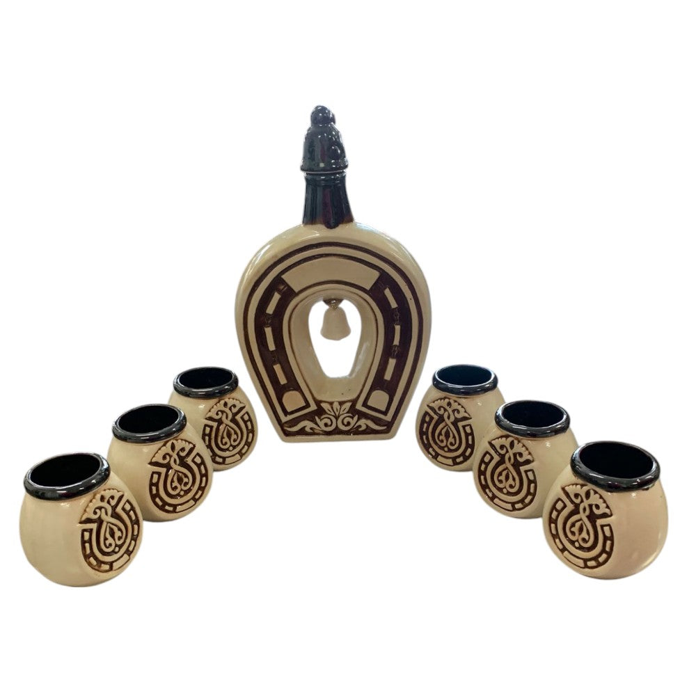 Set pentru Tuica, Sticla 750 ml in forma de Potcoava Bej cu 6 pahare 100 ml, Ceramica