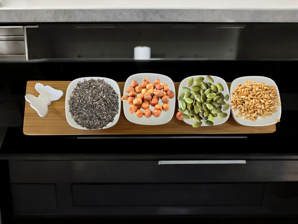 Set Boluri Albe Ceramice,Fluture , pe Suport Bambus