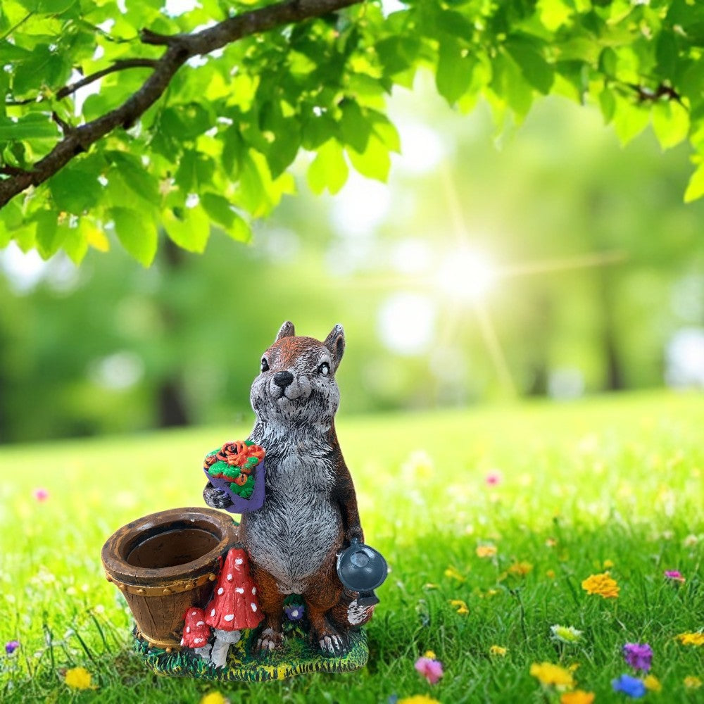 Decoratiune/Figurina de gradina veverita cu ghiveci, Ceramica,Pictata , 32x26 cm