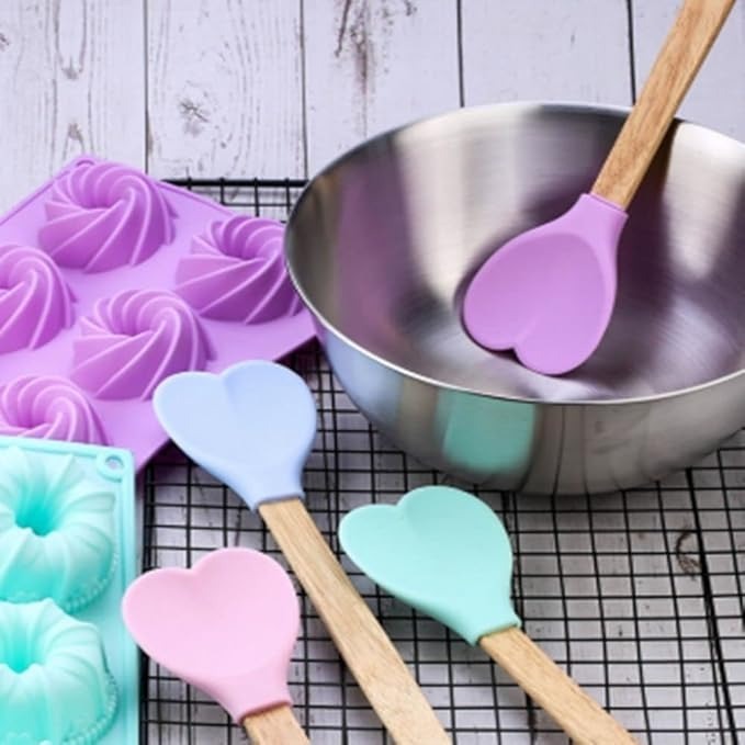 Spatula silicon in forma de inima cu maner lemn, 28 cm