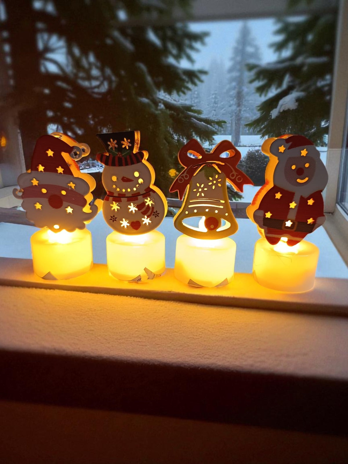 Set 4 Decoratiuni luminoase de Craciun, 8 cm,diverse modele