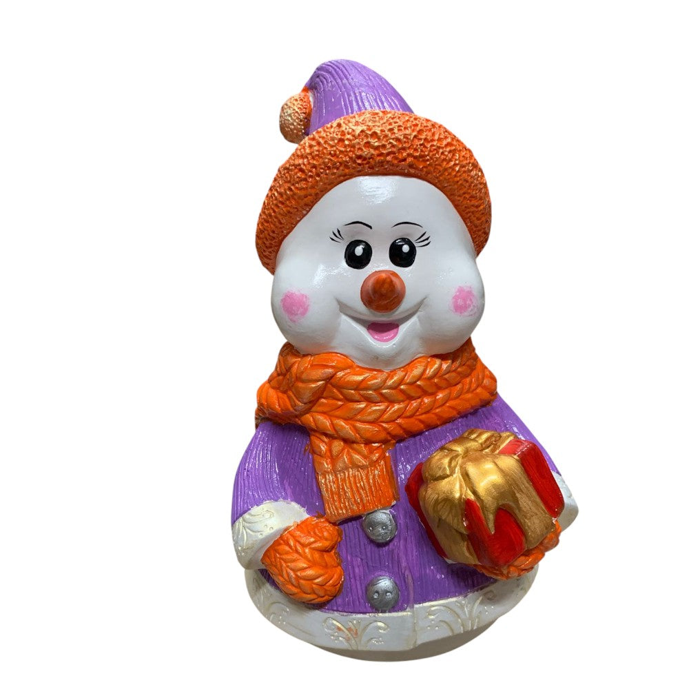 Figurina/Decoratiune Om de Zapada cu cadou, pictata manual, rasina, 28 cm