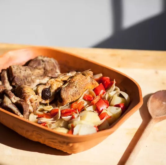 Vas roman din Lut cu capac pentru sarmale