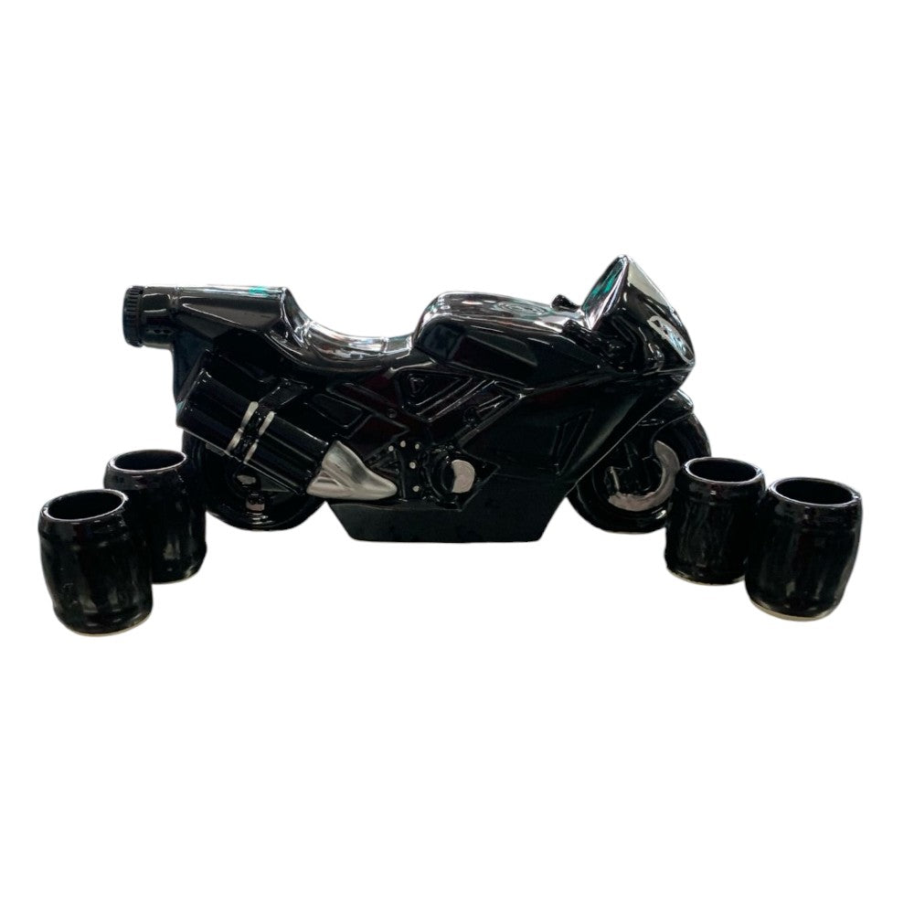 Set ceramica pentru bautura, in forma de Motocicleta 500 ml cu 4 pahare , 25 ml