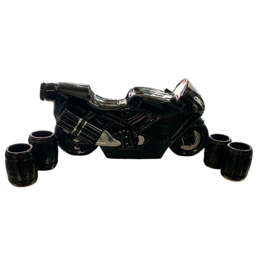 Set ceramica pentru bautura, in forma de Motocicleta 500 ml cu 4 pahare , 25 ml