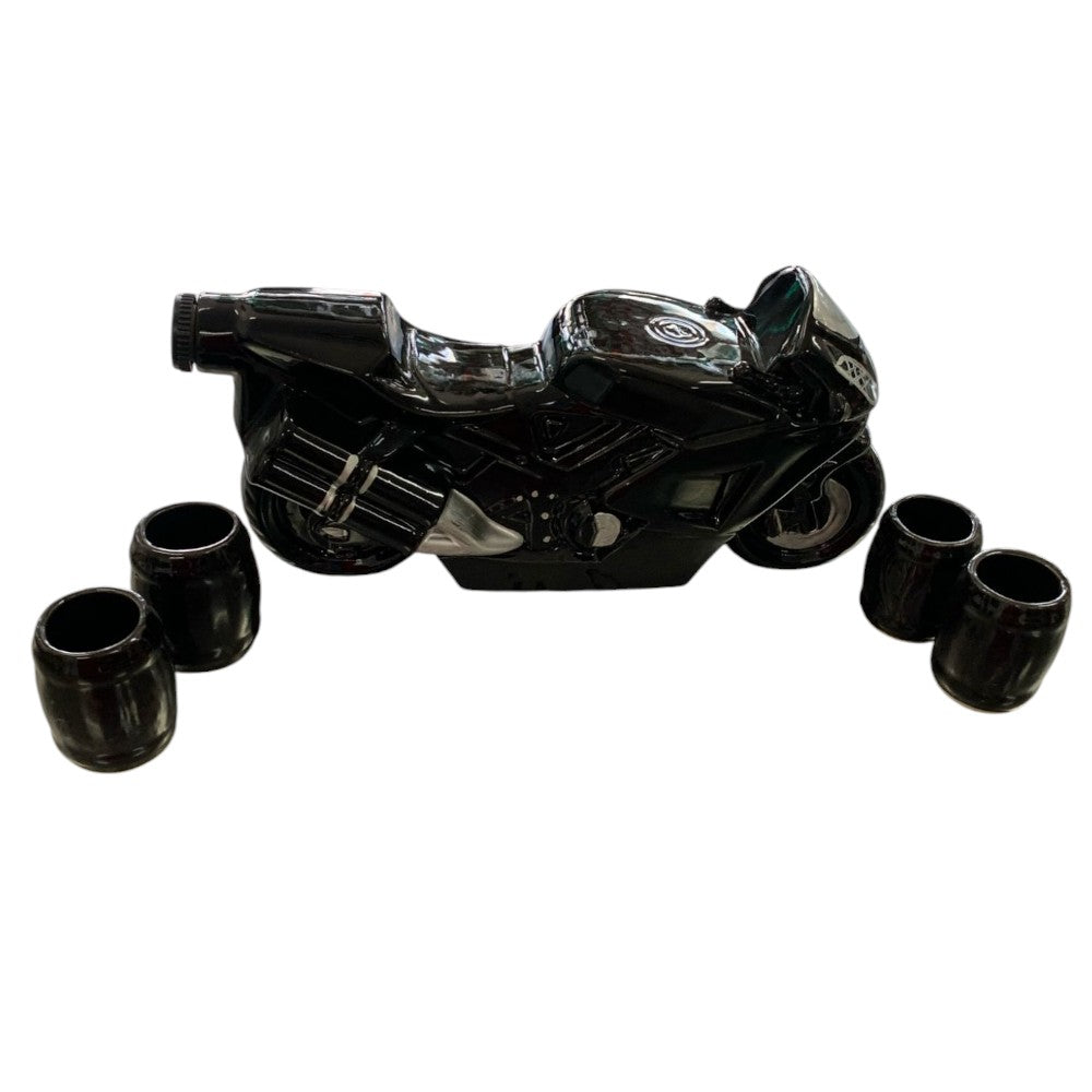 Set ceramica pentru bautura, in forma de Motocicleta 500 ml cu 4 pahare , 25 ml