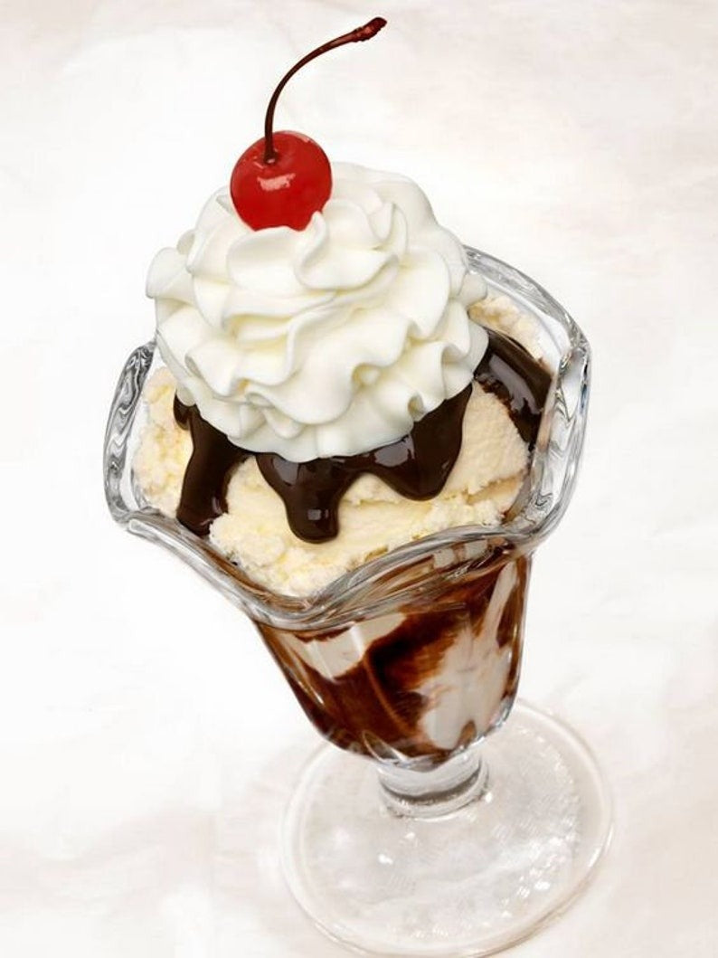 Set 6 cupe cu picior din sticla pentru Inghetata, 235 ml