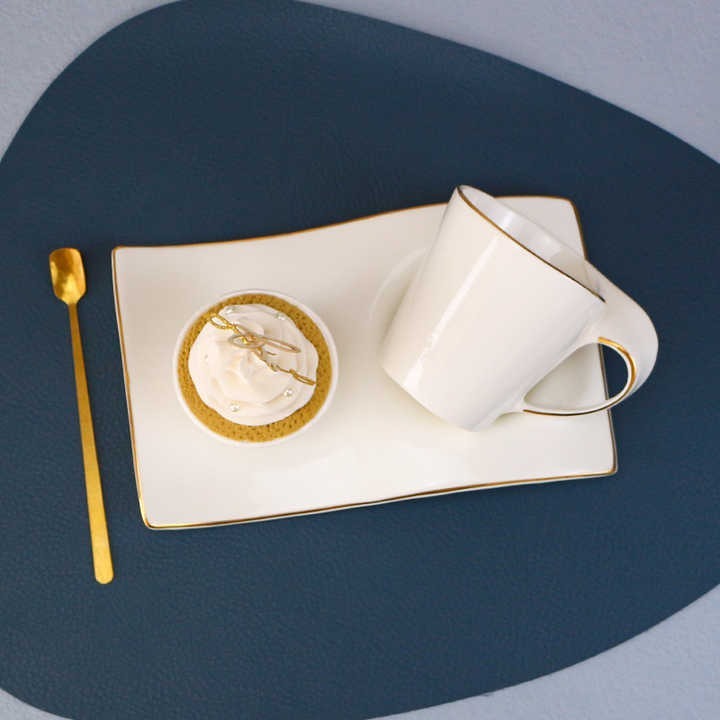 Set 6 cesti Portelan fin, 130 ml cu 6 farfurii ,Luxury Collection