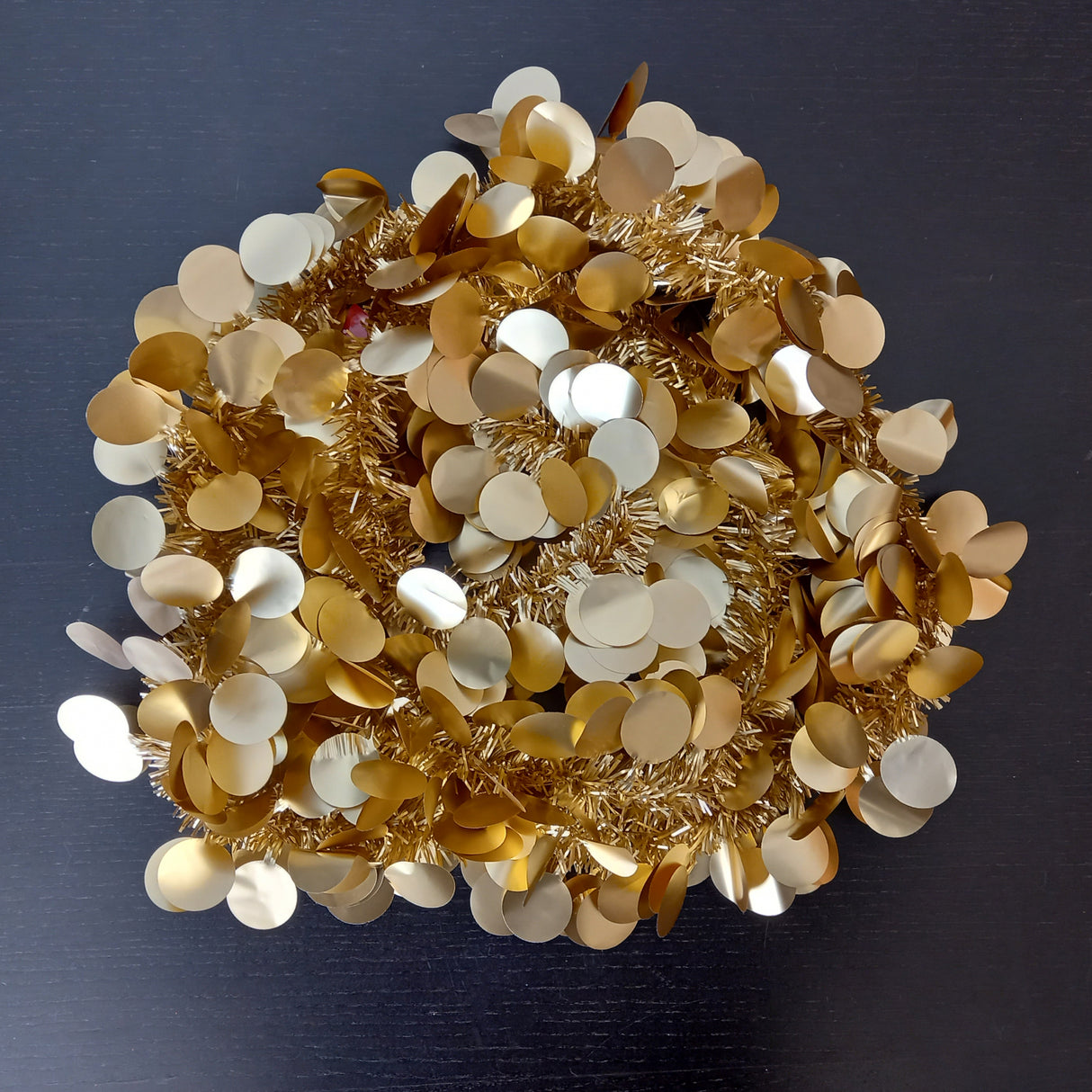 Beteala pentru Bradul de Craciun, Paiete Rotunde, 2 m