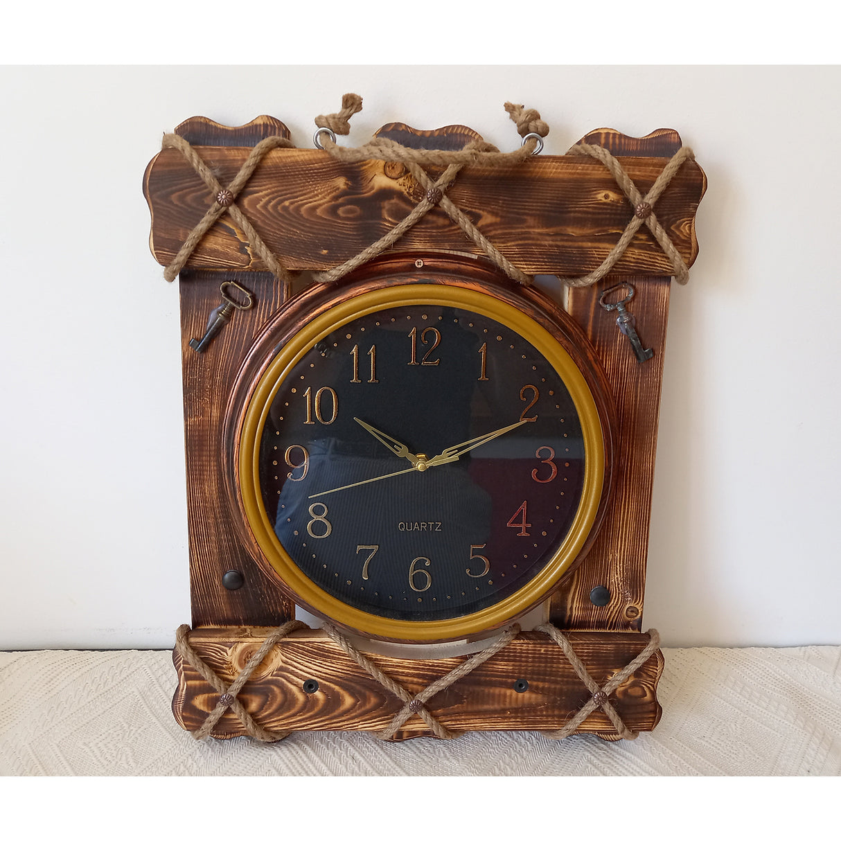 Ceas de perete Decorativ, Lemn si Plastic, Maro, 47x37 cm