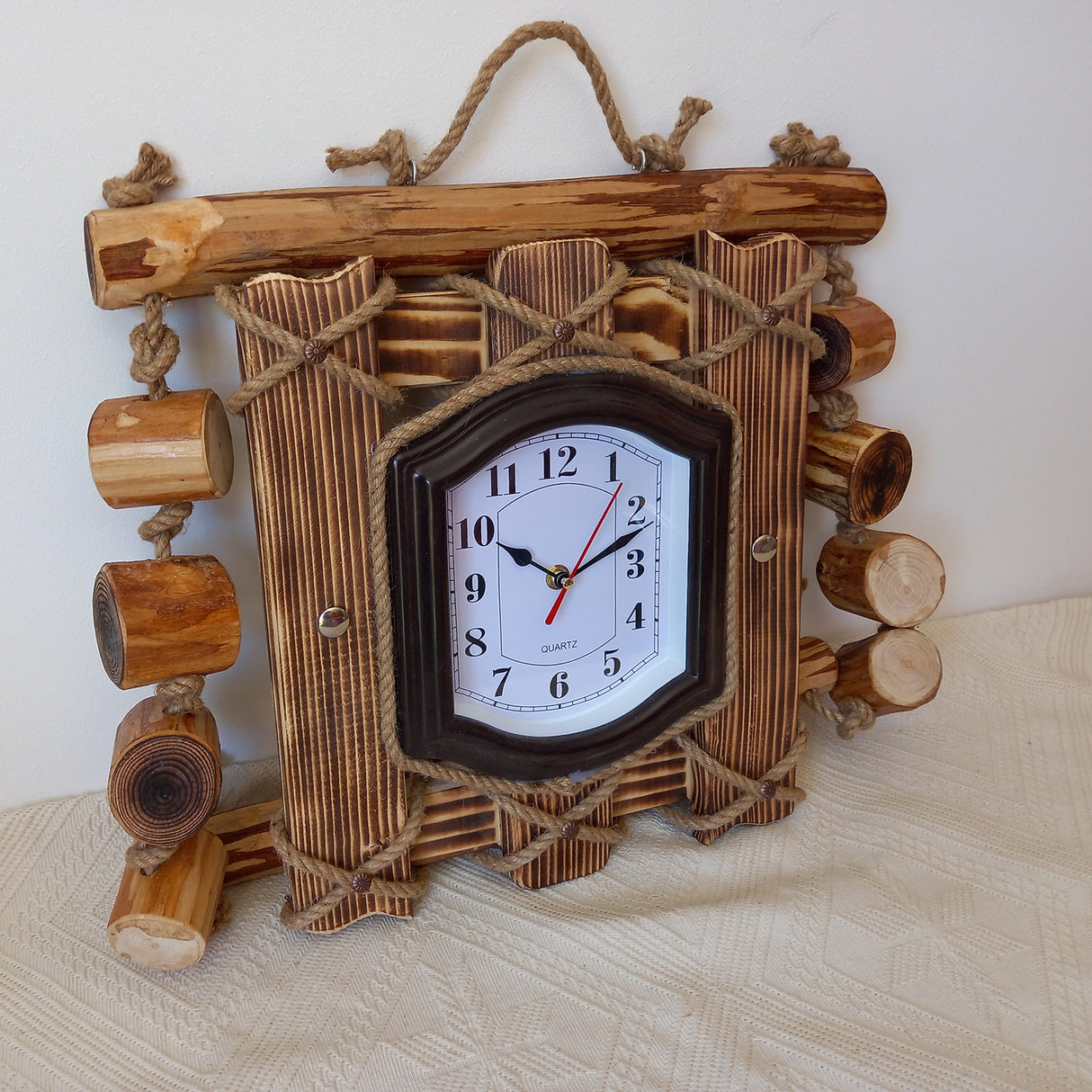 Ceas de perete Decorativ, Lemn si Plastic, Decorat cu bucati de Lemn, Maro, 44x43 cm