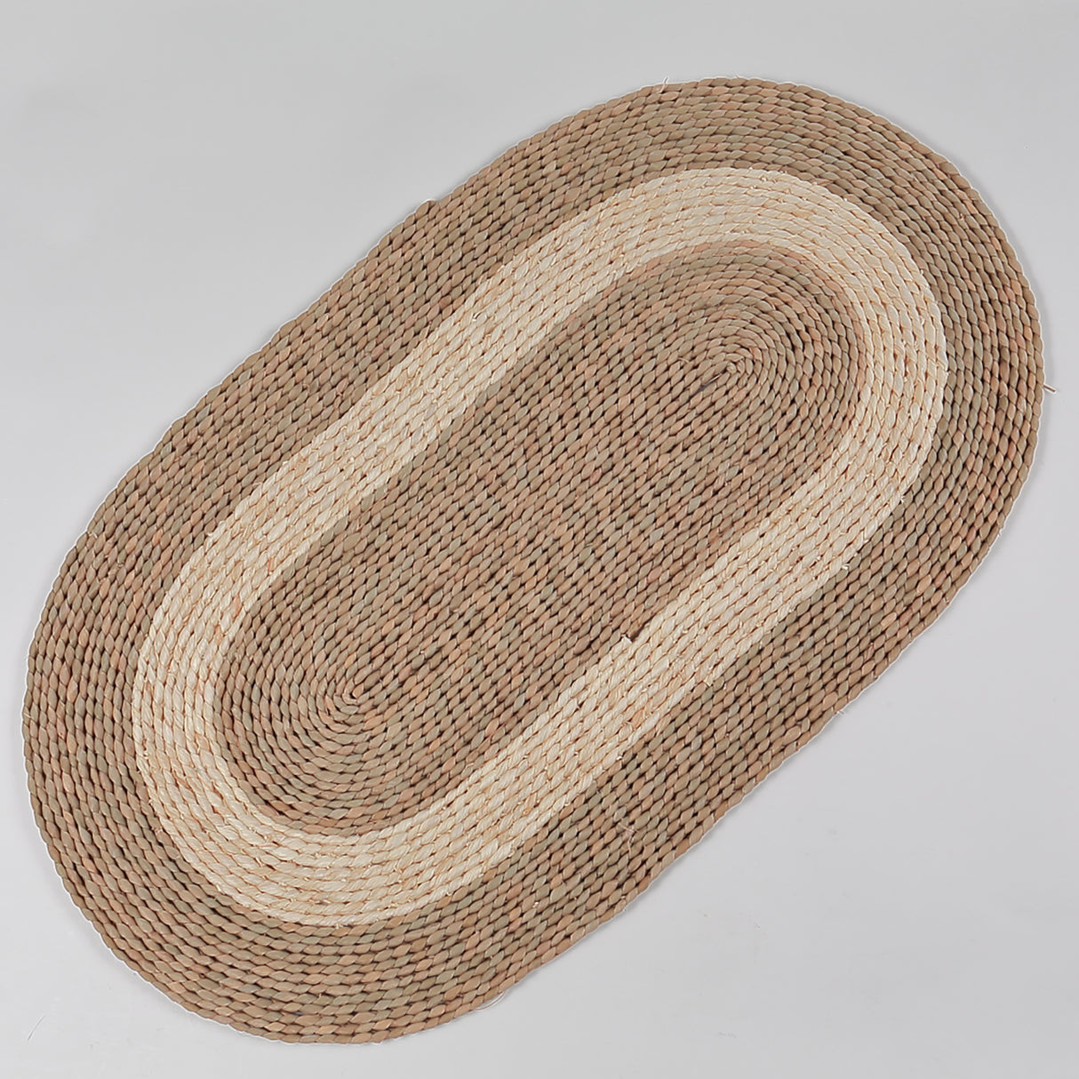 Covoras din Rachita cu design Impletit