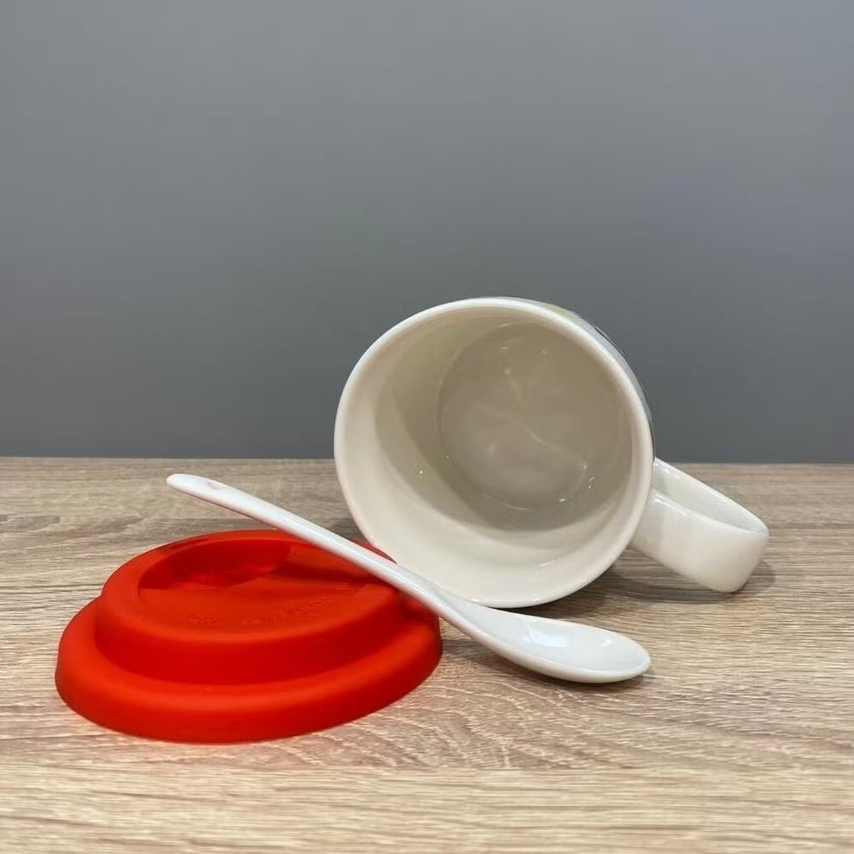 Cana ceramica model Bufnita cu capac silicon si lingurita ,370 ml