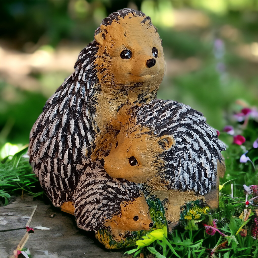 Decoratiune pentru Gradina, Familie de Arici, Polirasina, 26x22 cm