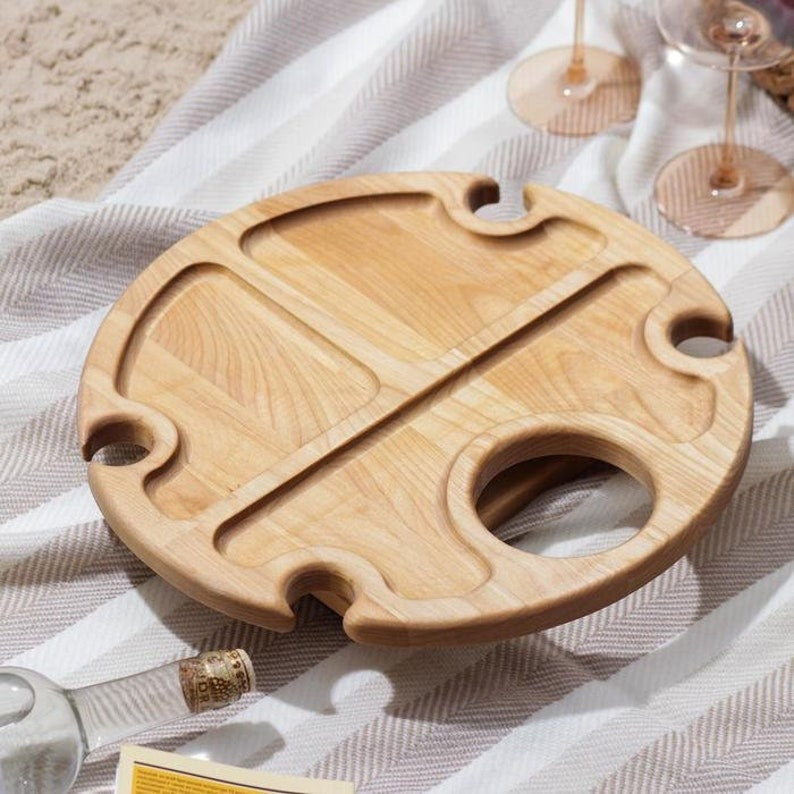 Platou Compartimentat pentru servire cu suport pentru Vin,picioare pliabile, Lemn , 35 cm