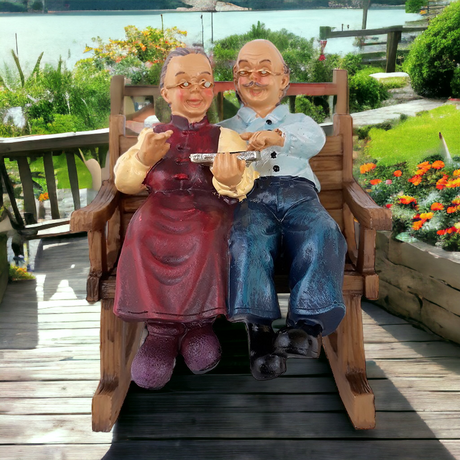 Figurina Bunic si Bunica in Balansoar, Rasina, 11x14 cm
