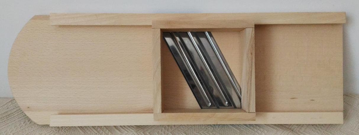 Razatoare varza cu suport din lemn, 3 cutite, 58x18.5cm