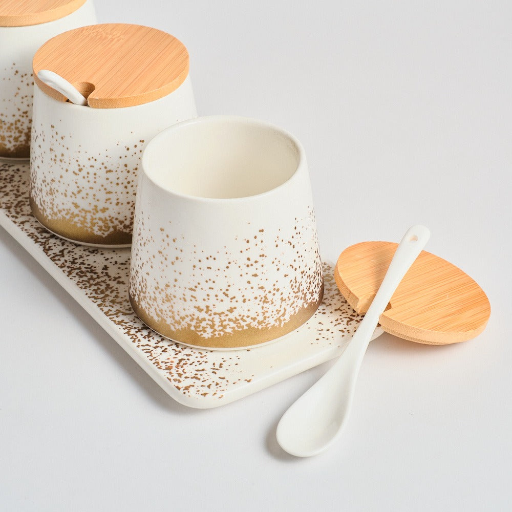 Set 3 Recipiente pentru Condimente,Tavita si Lingurite din Portelan, cu Capac din Bambus