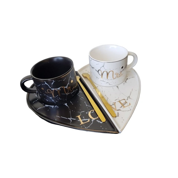 Set 2 cesti , ceramica, cu farfurioare si lingurite,Mr&Mrs, forma de inima,marmotate, 200 ml