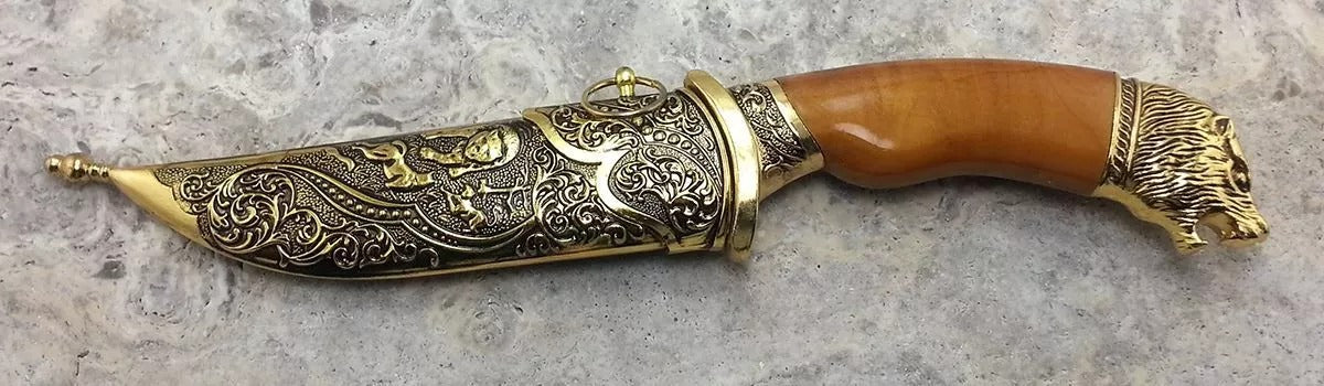 Pumnal Metalic Gravat , cu Teaca si Cutie ,Auriu, 201 g, 27cm