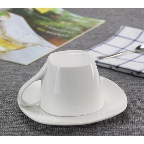 Set 6 Cesti 220 ml si 6 Farfurii portelan pe Suport de Bambus