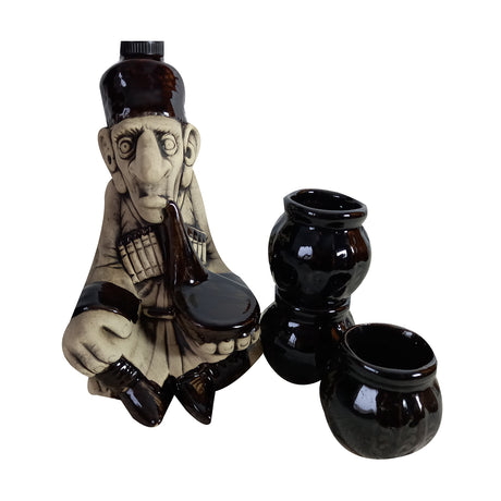 Set Ceramica pentru Tuica, Sticla 500 ml in forma de Batranel cu Pipa cu 3 Pahare 50 ml