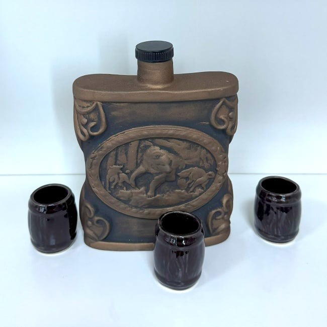 Set pentru servit bauturi , Plosca Vanatoreasca cu 3 pahare, ceramica , 700 ml