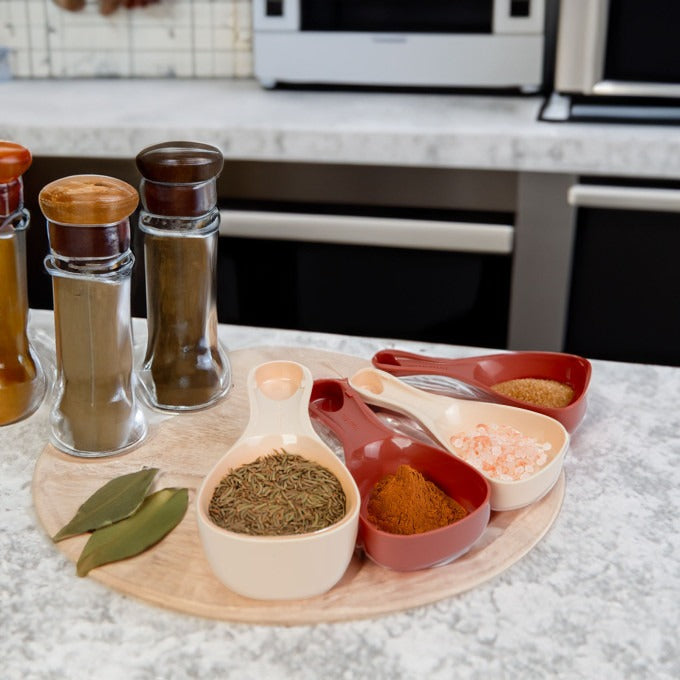 Set 4 linguri de masura, Plastic - 17 x 9,3 x 6 cm