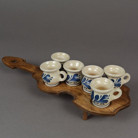 Set pentru Tuica, 6 cescut albastre Ceramica pe suport din lemn Vioara, 38x14 cm